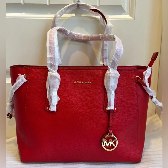 NWT Michael Kors Voyager MediumLeather Tote Bag